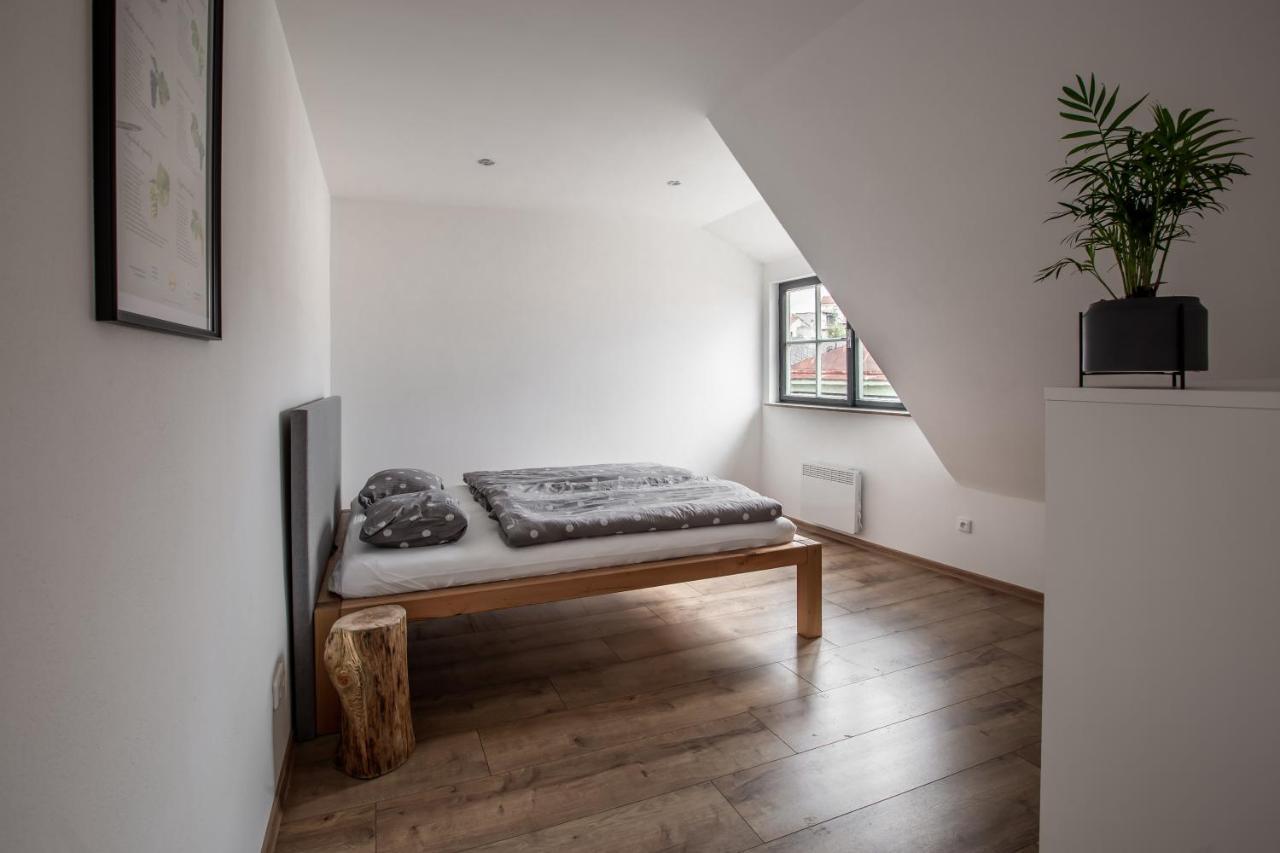Apartmany Na Mikulasskem Namesti Znojmo Bagian luar foto