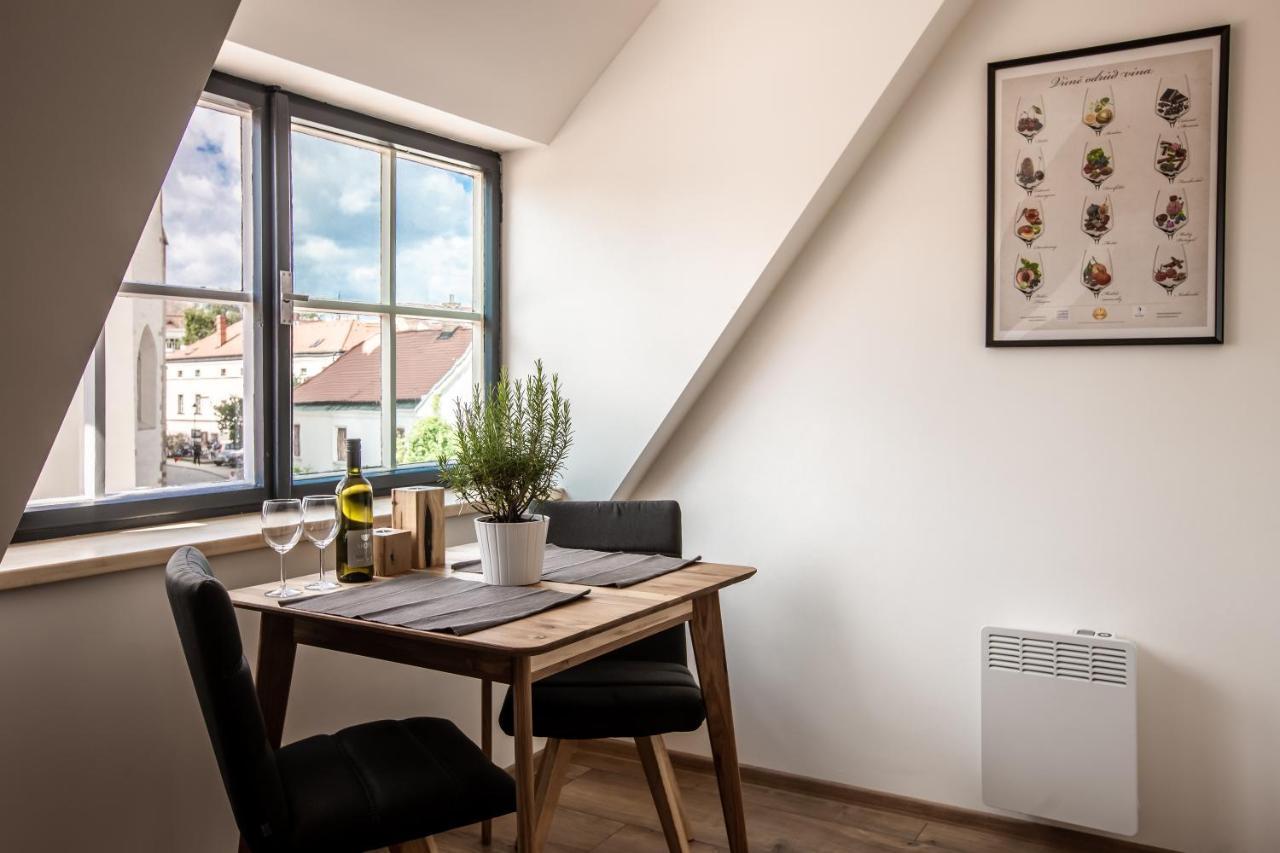 Apartmany Na Mikulasskem Namesti Znojmo Bagian luar foto