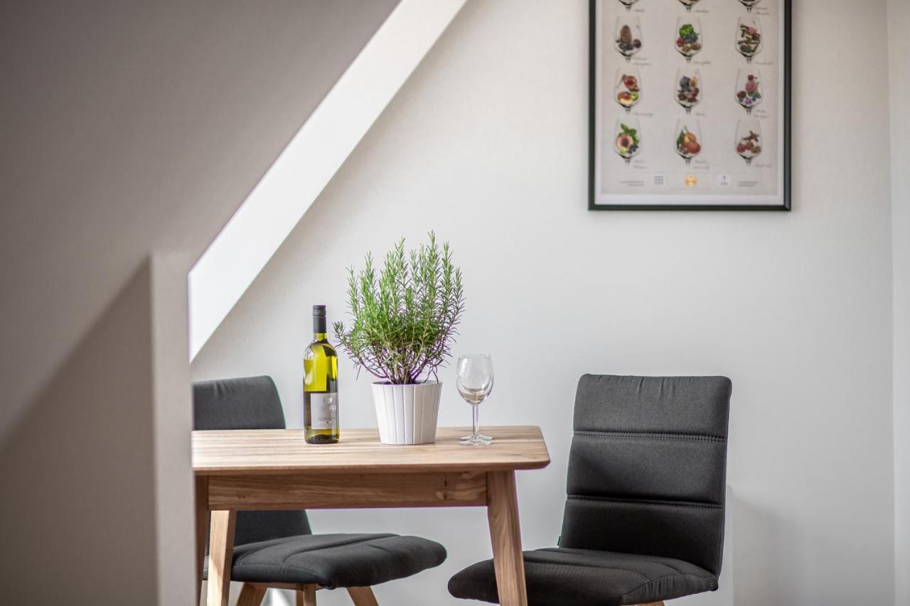 Apartmany Na Mikulasskem Namesti Znojmo Bagian luar foto