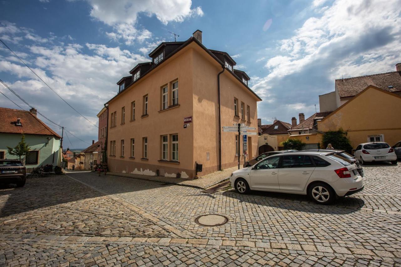 Apartmany Na Mikulasskem Namesti Znojmo Bagian luar foto